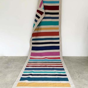Tapete Passadeira Henry nas cores Cores: Areia, Vermelho, Mostarda, Petróleo, Preto, Jade, Celeste, Bordo, Telha, Militar, Turquesa e Rose