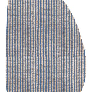 Tapete artesanal com formas orgânicas bege e azul celeste l Koord Tapeçaria