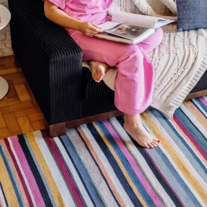 Tapete artesanal nácio Personalizável Listras Finas colorido feito à mão, 100% algodão reciclado l koord tapeçaria