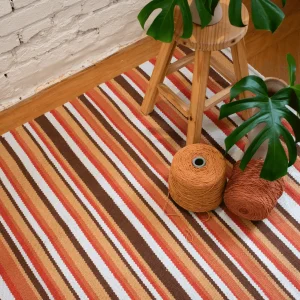 Tapete Inácio 1,51 x 1,62  listrado feito à mão, 100% algodão reciclado