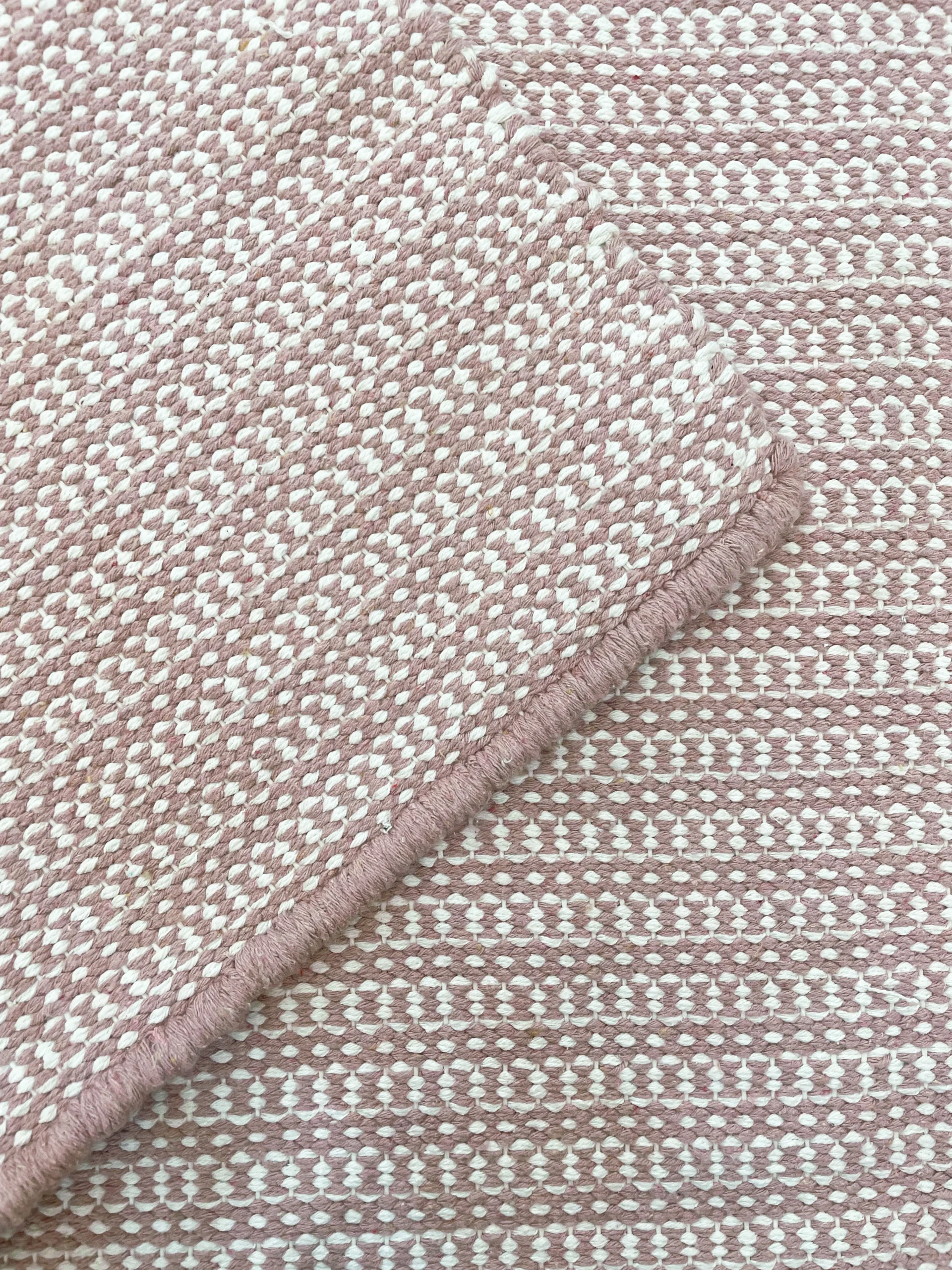 tapete artesanal Raiz-cru-e-rosa-seco-detalhe-2