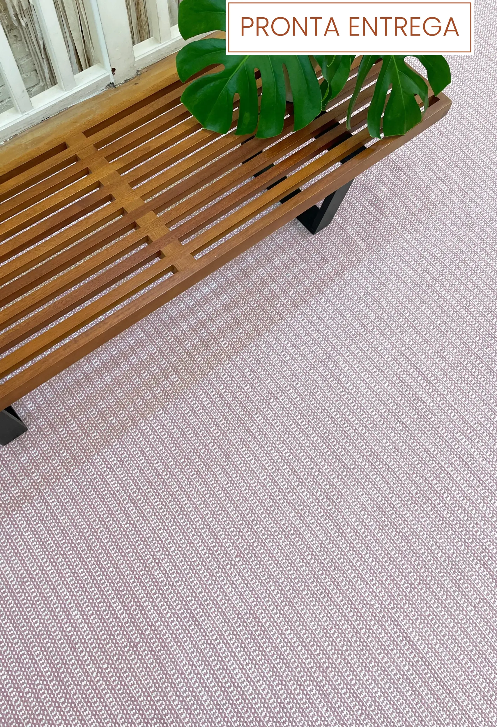 Tapete artesanal Raiz 1,82 x 2,56 cru e rosa seco feito à mão, 100% algodão reciclado