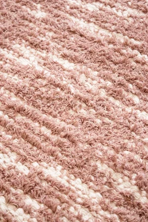 tapete artesanal felpo_rosa_seco l koord tapeçaria